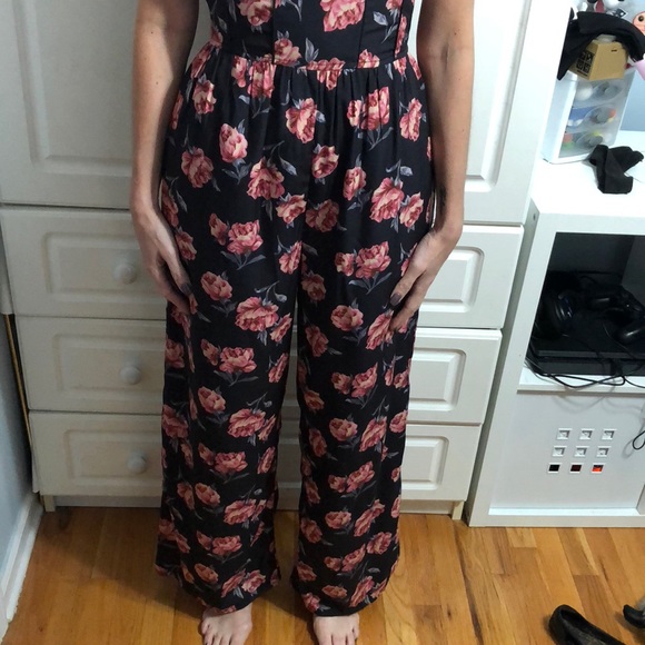 Band of Gypsies Floral Jumpsuit - Picture 6 of 8